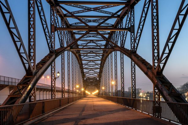9 Small Towns That Became Centers of Historic Movements