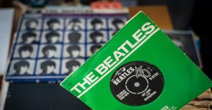 The One Lyric Change That Turned a Forgettable Song Into a Career-Defining Hit