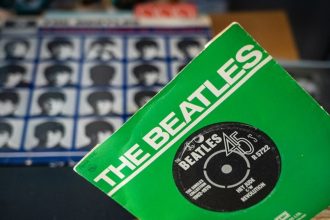The One Lyric Change That Turned a Forgettable Song Into a Career-Defining Hit