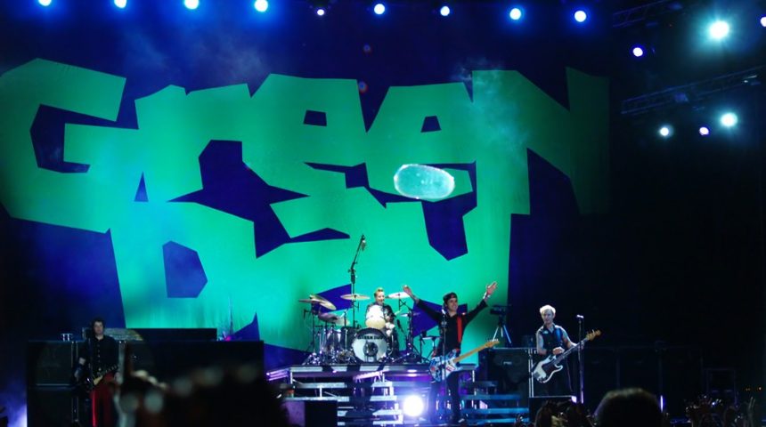 9 Songs That Defined the 2000s
