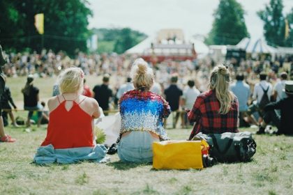 A Concert Venue Employee Reveals 8 Things Fans Do That Quietly Concern the Staff