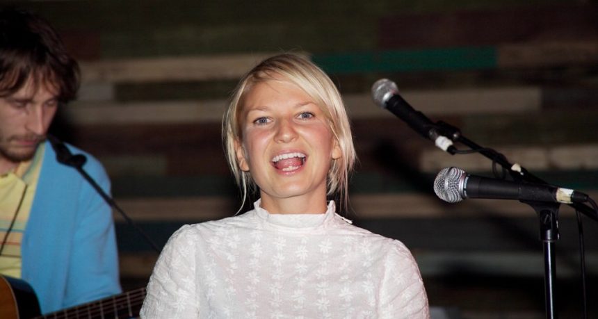 9 Singers Most Americans Assume Are From the U.S. - and Were Surprised to Learn Are Not