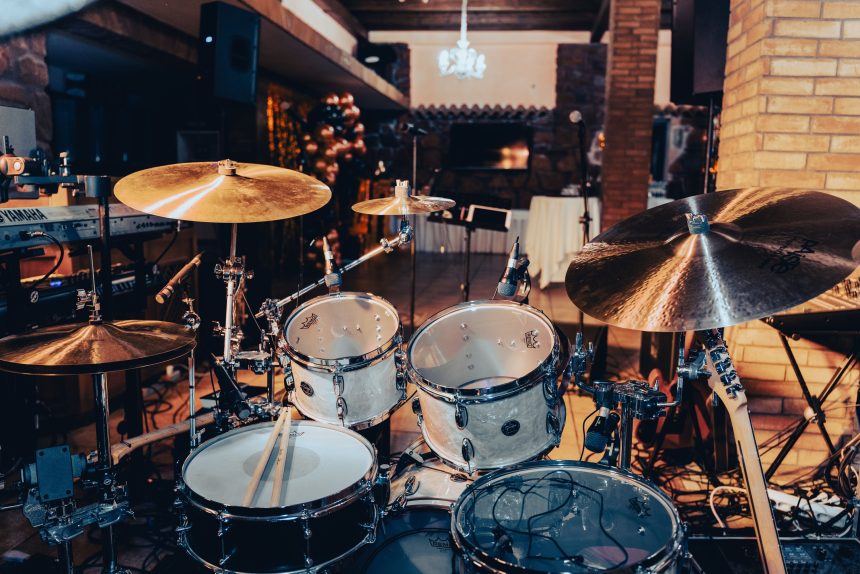 How Session Drummers Change Their Approach Between Country and Rock Records