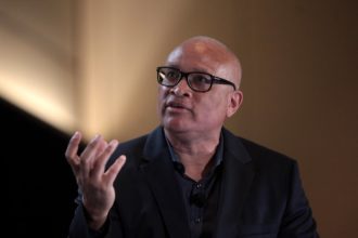 8 Late-Night Hosts Who Began Their Careers in a Writers' Room