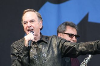 8 Singers Who Retired at the Height of Their Careers