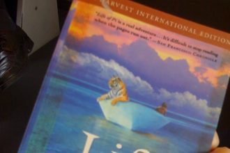 10 Novels With Twist Endings Readers Still Discuss, Spoiler-Free