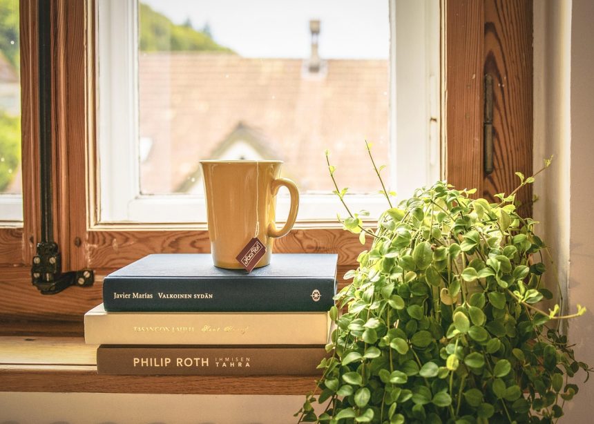 10 Novels Set Entirely on a Ship or Train