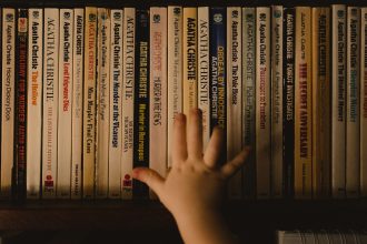 10 Novels Set Entirely in One House