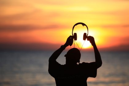 9 Ways Film Composers Tell the Audience Something Before It Happens on Screen