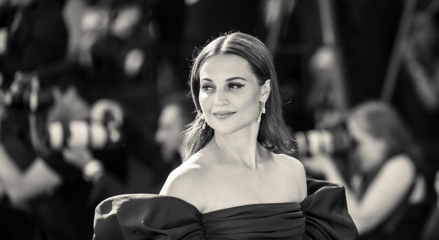 8 Actors Who Learned a New Language for a Single Role