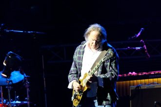 3 Albums That Were Recorded Live but Released as Studio Records